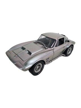 Exoto 1/18 Chevrolet Corvette Grand Sport Imola Ice Sandbox Die Cast Metal